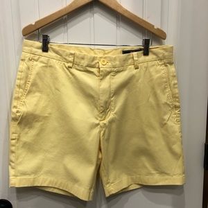 Vineyard Vines men’s shorts, size 36, yellow